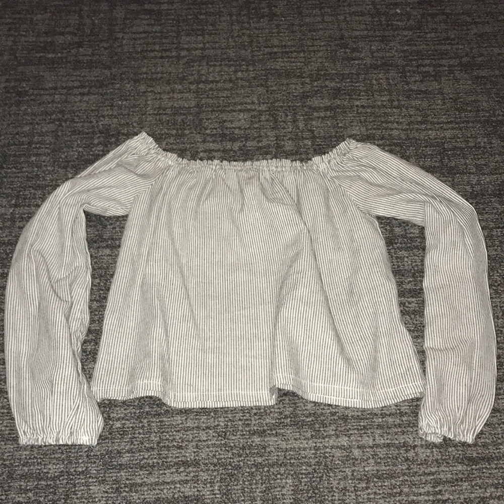 Brandy Melville off the shoulder crop top